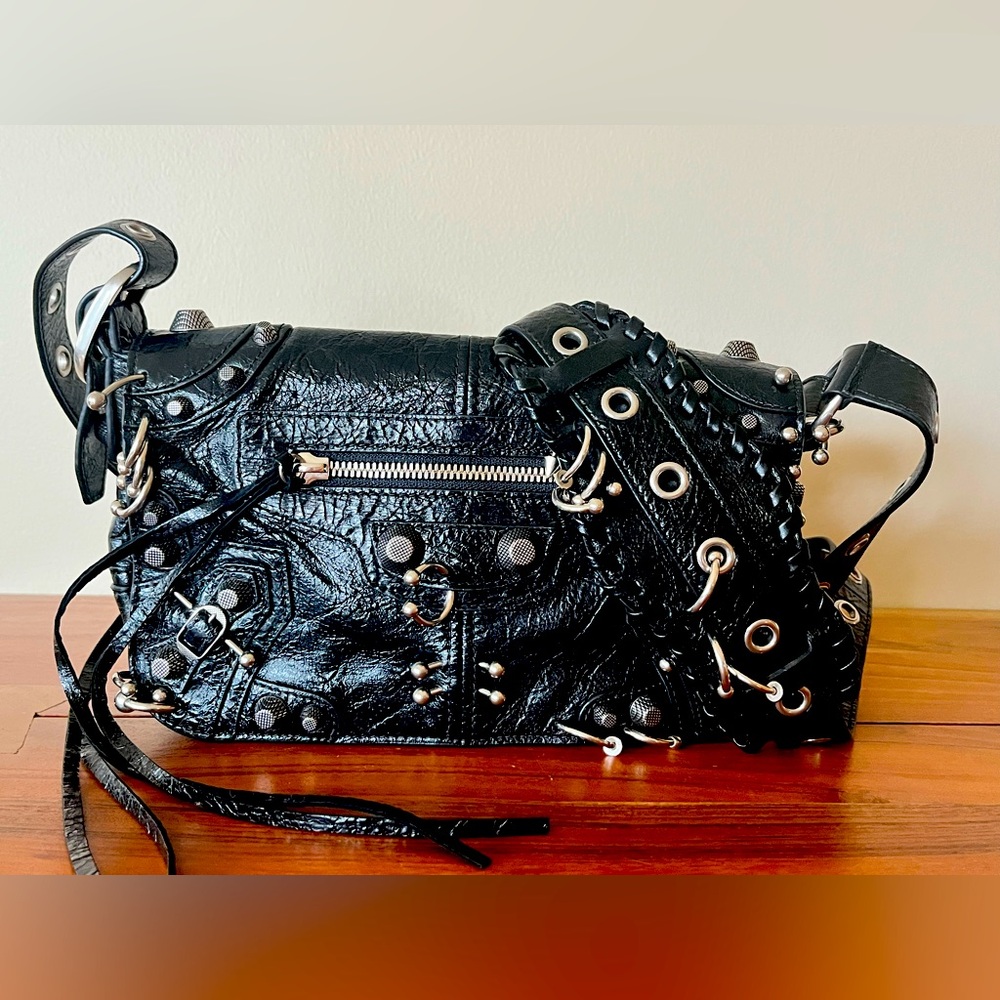 LE CAGOLE XS FLAP BAG WITH PIERCINGS IN BLACK